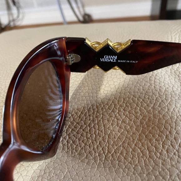 Rare Vintage Versace Sunglasses - Picture 4 of 7